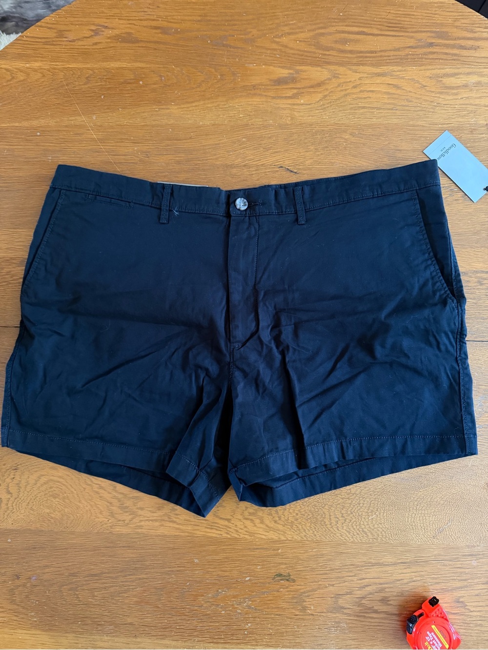 Goodfellow & Co Men’s Flat Front Shorts Size 42- NWT
